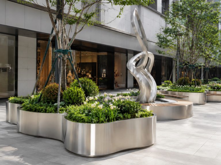 黄平县不锈钢景观雕塑与金属花箱